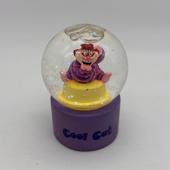 Disney Alice in Wonderland Cheshire Cat 'Cool Cat' Mini Collectible Snow Globe - Picture 1 of 8